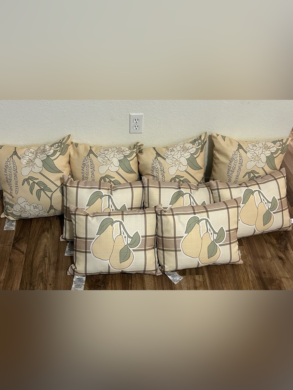 Lot of 9 SDS sewing down south pillows  Harvest Floral and Pears